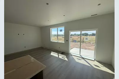 1067 N Summit View Dr, Harrisville, UT 84404 - Photo 3