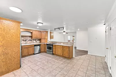 564 S Goosenest Dr E, Payson, UT 84651 - Photo 5