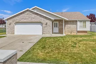 5078 S 3425 W, Roy, UT 84067 - Photo 3