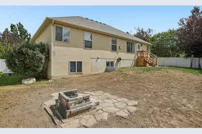 1359 W 2175 S, Syracuse, UT 84075 - Photo 35