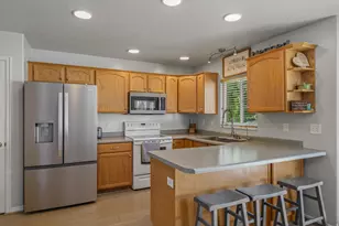 3436 W Downhill Rd S, Taylorsville, UT 84129 - Photo 11