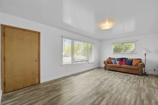 366 S 500 E, River Heights, UT 84321 - Photo 9