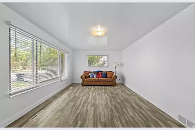 366 S 500 E, River Heights, UT 84321 - Photo 11
