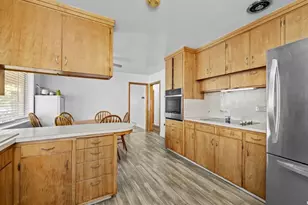 366 S 500 E, River Heights, UT 84321 - Photo 5