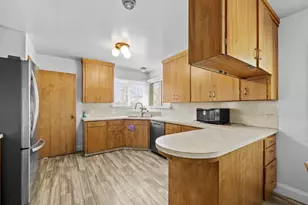 366 S 500 E, River Heights, UT 84321 - Photo 3