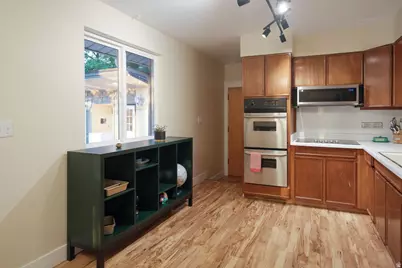 521 E 1650 S, Bountiful, UT 84010 - Photo 11