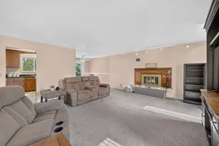 9545 S Robins Wy, Sandy, UT 84094 - Photo 13