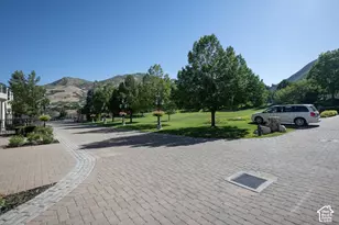 2726 E Wasatch Dr, Salt Lake City, UT 84108 - Photo 21