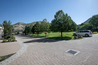 2726 E Wasatch Dr #19, Salt Lake City, UT 84108 - Photo 19