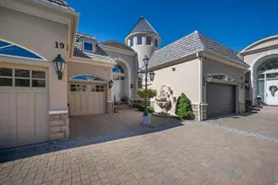 2726 E Wasatch Dr, Salt Lake City, UT 84108 - Photo 3