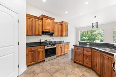 807 W 2240 N, Pleasant Grove, UT 84062 - Photo 13