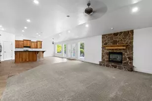 807 W 2240 N, Pleasant Grove, UT 84062 - Photo 9