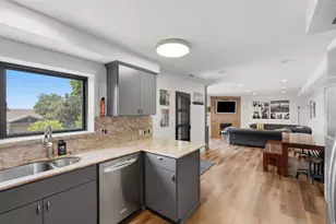 2199 S Scenic Dr, Salt Lake City, UT 84109 - Photo 25
