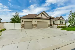 6372 N Davis Knolls Dr, Eagle Mountain, UT 84005 - Photo 3