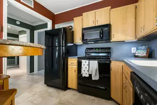 2199 E Carriage Ln, Salt Lake City, UT 84117 - Photo 11