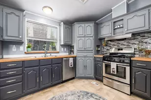 264 E Jordan View Dr, Sandy, UT 84070 - Photo 13