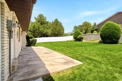 330 Pin Oak Ln W, Kaysville, UT 84037 - Photo 23