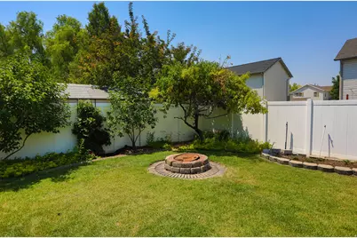 1952 S 725 E, Clearfield, UT 84015 - Photo 31
