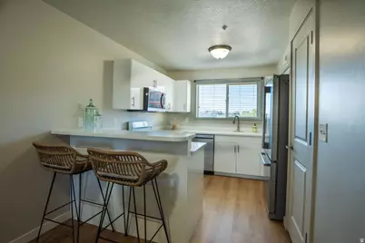 1055 W 1033 N #204, Orem, UT 84057 - Photo 7