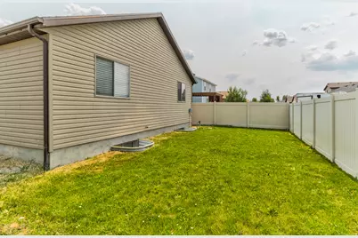 3787 N Tumwater Ln E, Eagle Mountain, UT 84005 - Photo 23