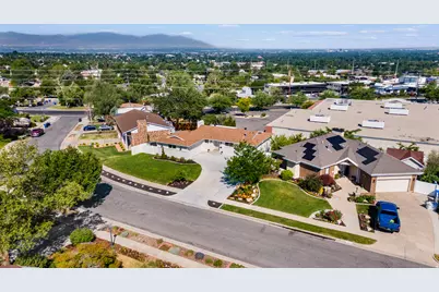 2353 E Cinnabar Ln S, Cottonwood Heights, UT 84121 - Photo 51