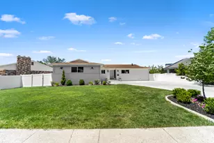 2353 E Cinnabar Ln S, Cottonwood Heights, UT 84121 - Photo 49