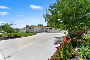 2353 E Cinnabar Ln S, Cottonwood Heights, UT 84121 - Photo 51