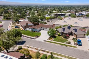 2353 E Cinnabar Ln S, Cottonwood Heights, UT 84121 - Photo 53