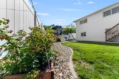 2353 E Cinnabar Ln S, Cottonwood Heights, UT 84121 - Photo 41