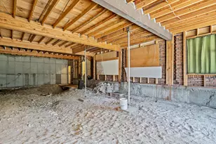 2444 E High Mountain Dr, Sandy, UT 84092 - Photo 35