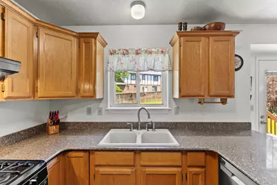 1294 Eastridge Cir, Logan, UT 84321 - Photo 7
