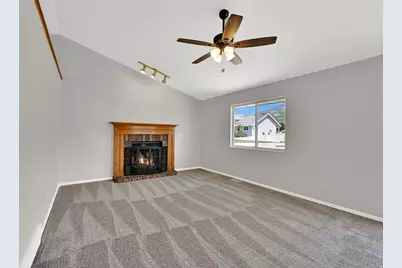 2664 N 1700 E, Layton, UT 84040 - Photo 13