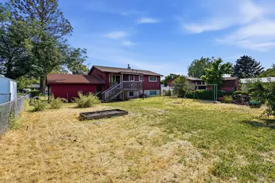 572 W 1680 N, Clinton, UT 84015 - Photo 33
