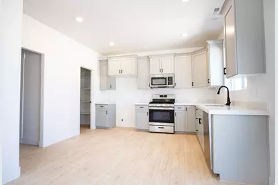 564 W 1775 N, Harrisville, UT 84404 - Photo 5
