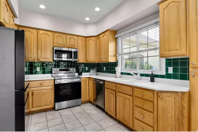 1989 E Donelson Ln, Holladay, UT 84117 - Photo 5