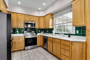 1989 E Donelson Ln, Holladay, UT 84117 - Photo 5
