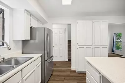 8736 S Oakwood Park Cir, Sandy, UT 84094 - Photo 7
