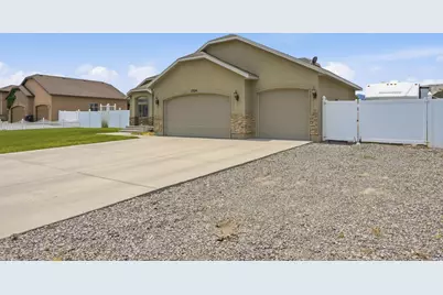 13524 S Grand Trotter Way, Herriman, UT 84096 - Photo 3