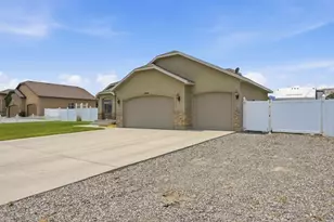 13524 S Grand Trotter Way, Herriman, UT 84096 - Photo 3