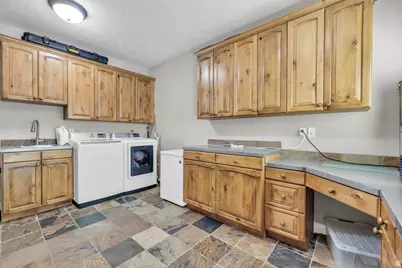 2680 E Bridgeport Ave. S, Cottonwood Heights, UT 84121 - Photo 45