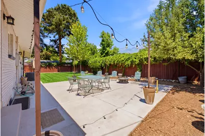 7237 S 2700 E, Cottonwood Heights, UT 84121 - Photo 37
