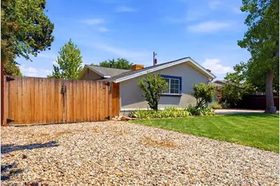 7237 S 2700 E, Cottonwood Heights, UT 84121 - Photo 3