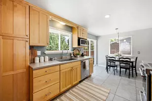 7237 S 2700 E, Cottonwood Heights, UT 84121 - Photo 9