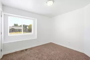 33 E 1100 S, Vernal, UT 84078 - Photo 13