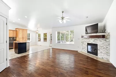 33 E 1100 S, Vernal, UT 84078 - Photo 5