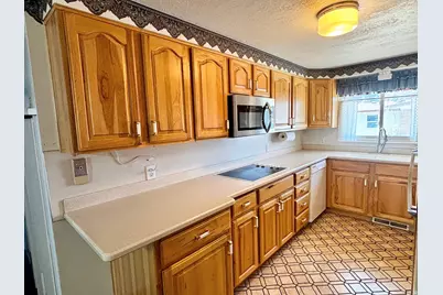 6825 S Nye Dr, Cottonwood Heights, UT 84121 - Photo 9