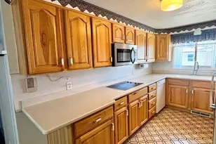 6825 S Nye Dr, Cottonwood Heights, UT 84121 - Photo 9
