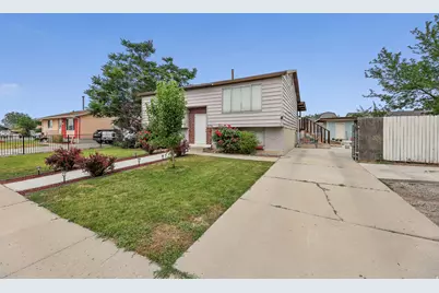 8129 W Armoridge Ln S, Magna, UT 84044 - Photo 3