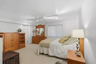 2156 E Gambel Oak Dr, Sandy, UT 84092 - Photo 27