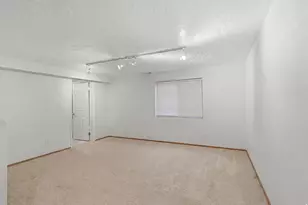 2156 E Gambel Oak Dr, Sandy, UT 84092 - Photo 31